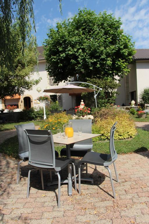 La Bonne Auberge Ségny Buitenkant foto